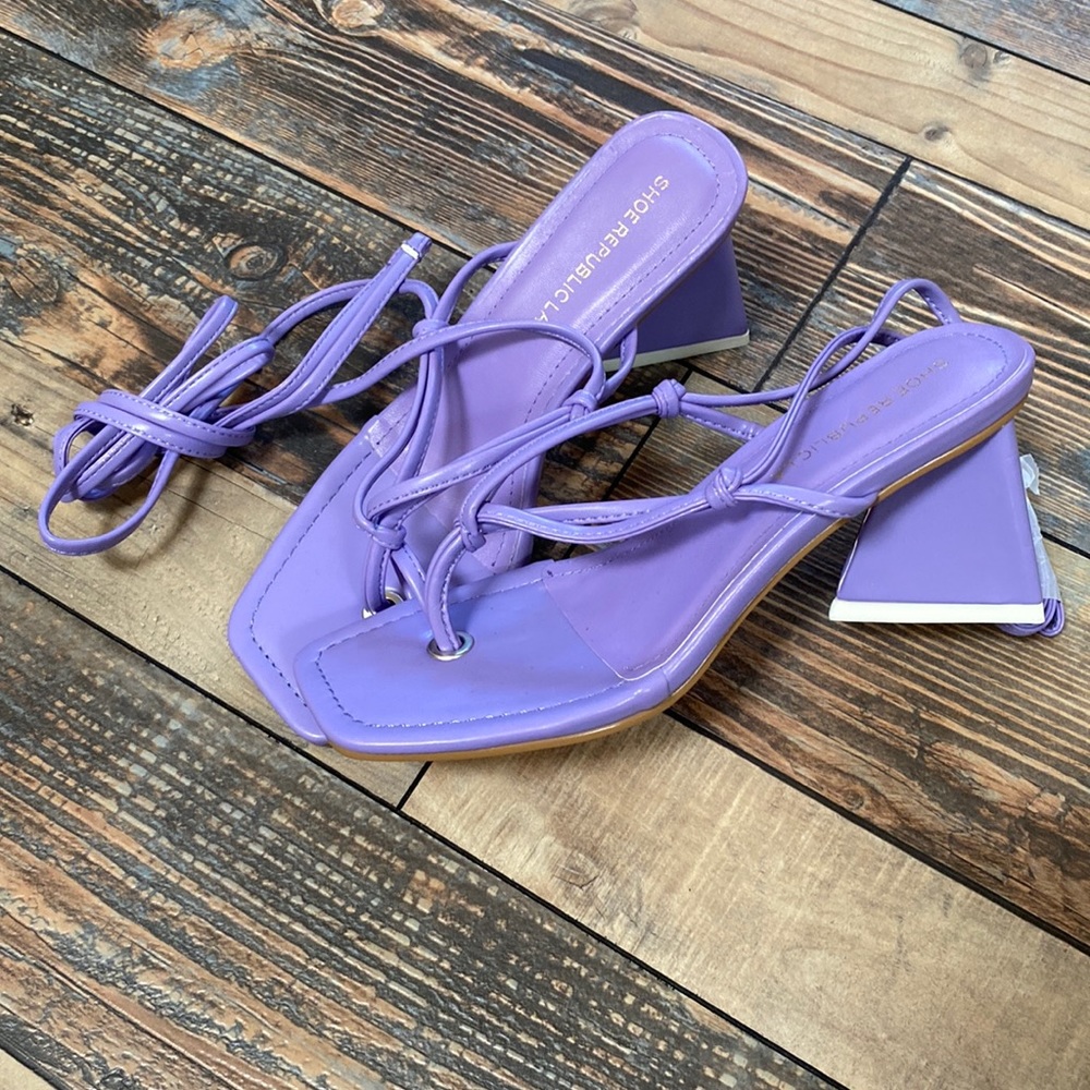 New lavender strappy block heels